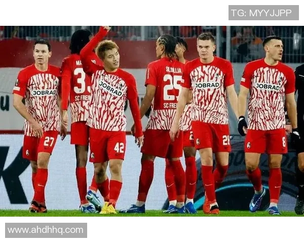 弗赖堡主场大胜法兰克福,助力球队升至联赛前列 弗赖堡主场大胜法兰克福,助力球队升至联赛前列